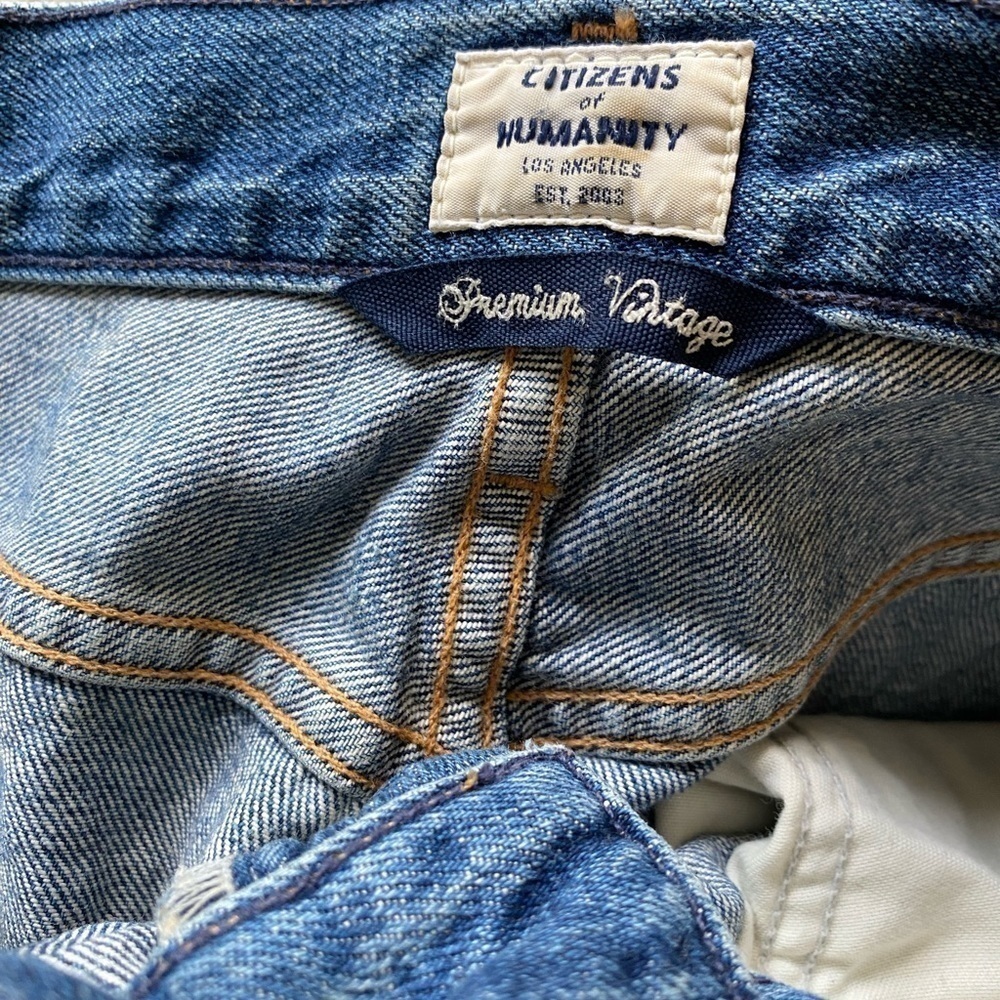 Citizens of Humanity Cora Crop Relaxed Undone Hem in Fade Out Jeans - Picture 4 of 10